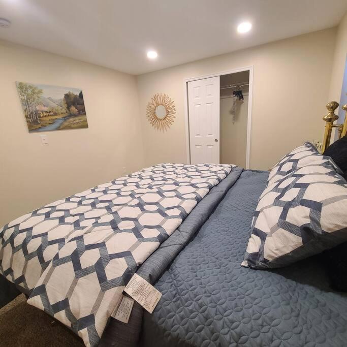 Вилла Entire Huge Basement! Fast Wifi! Private Entrance! Солт-Лейк-Сити Экстерьер фото