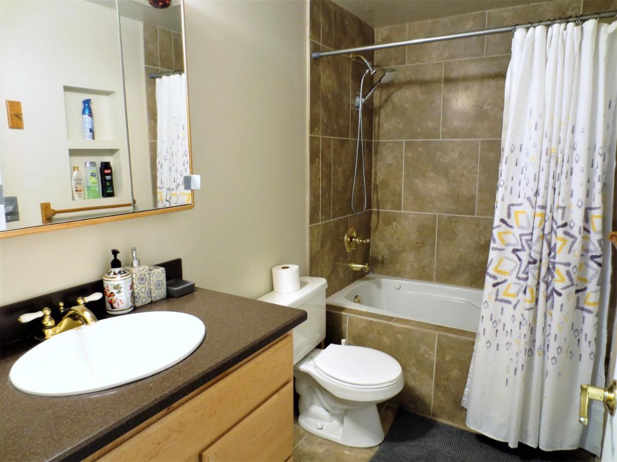 Вилла Entire Huge Basement! Fast Wifi! Private Entrance! Солт-Лейк-Сити Экстерьер фото