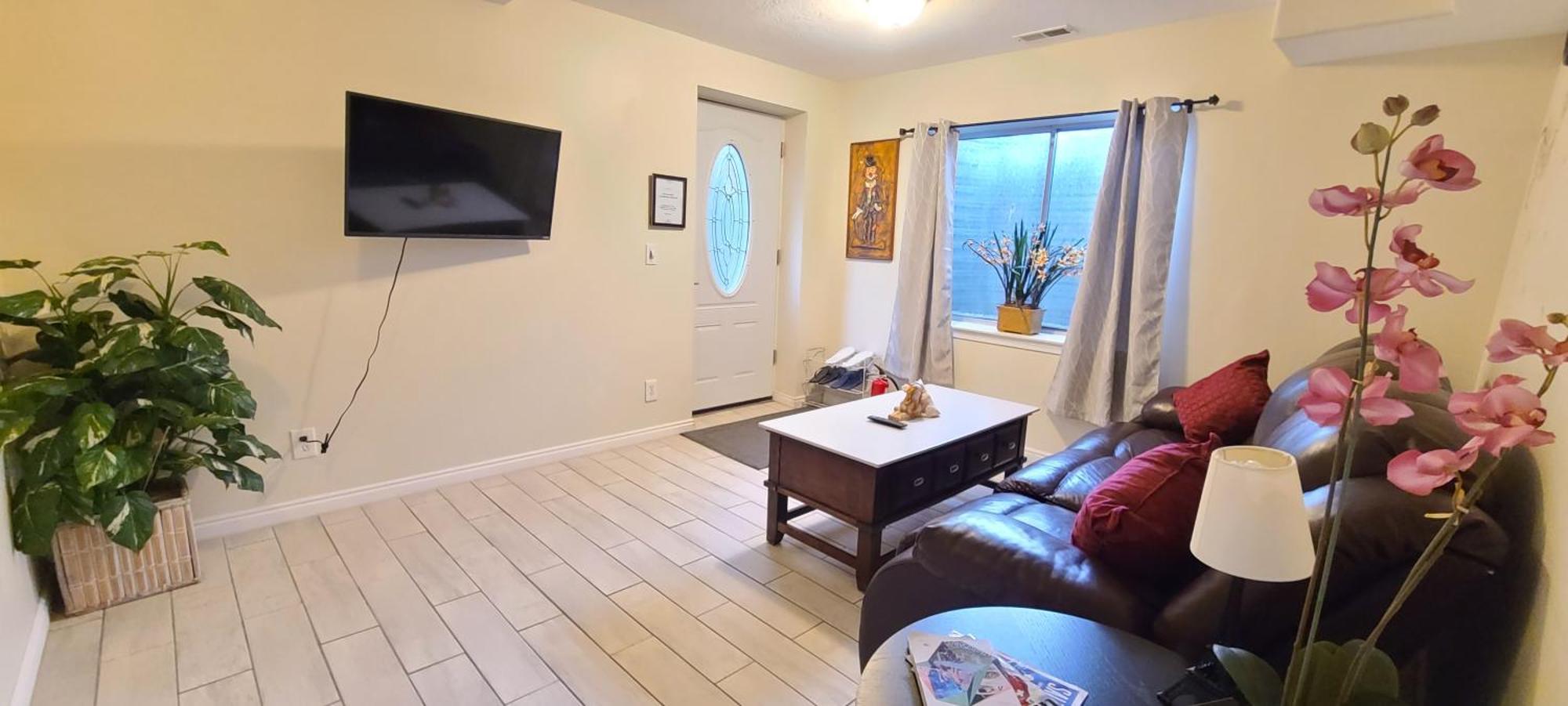 Вилла Entire Huge Basement! Fast Wifi! Private Entrance! Солт-Лейк-Сити Экстерьер фото